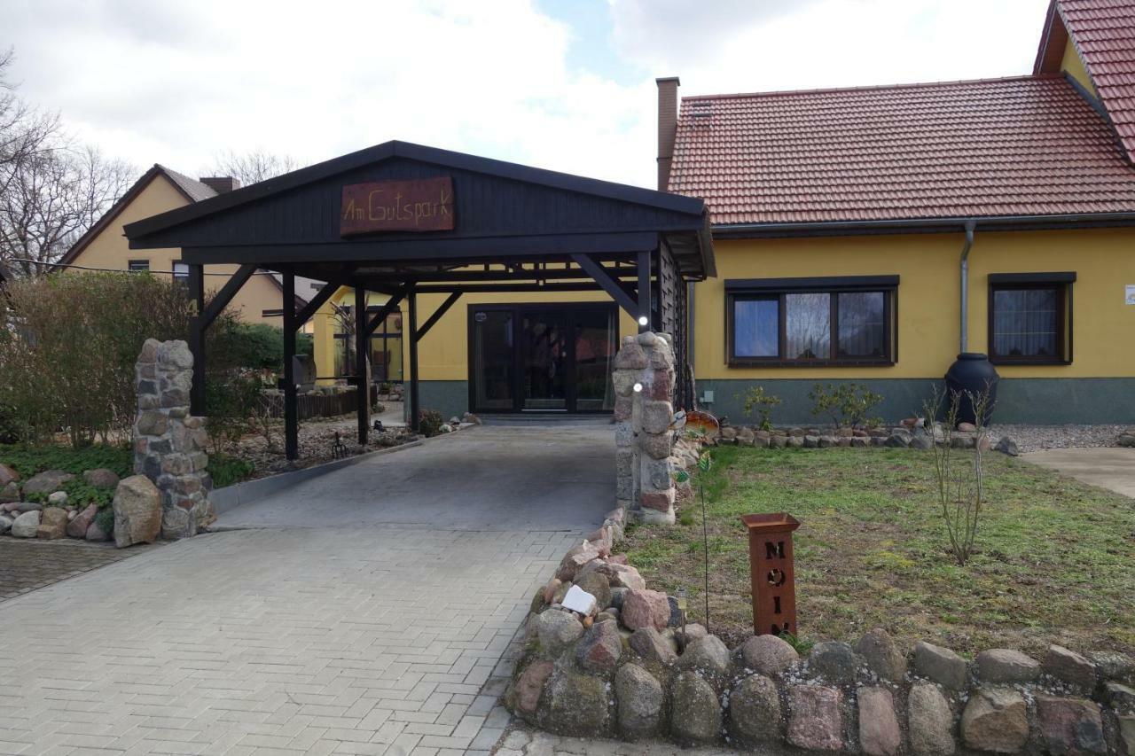 Ferienhaus "Am Gutspark" Alt Tucheband Εξωτερικό φωτογραφία